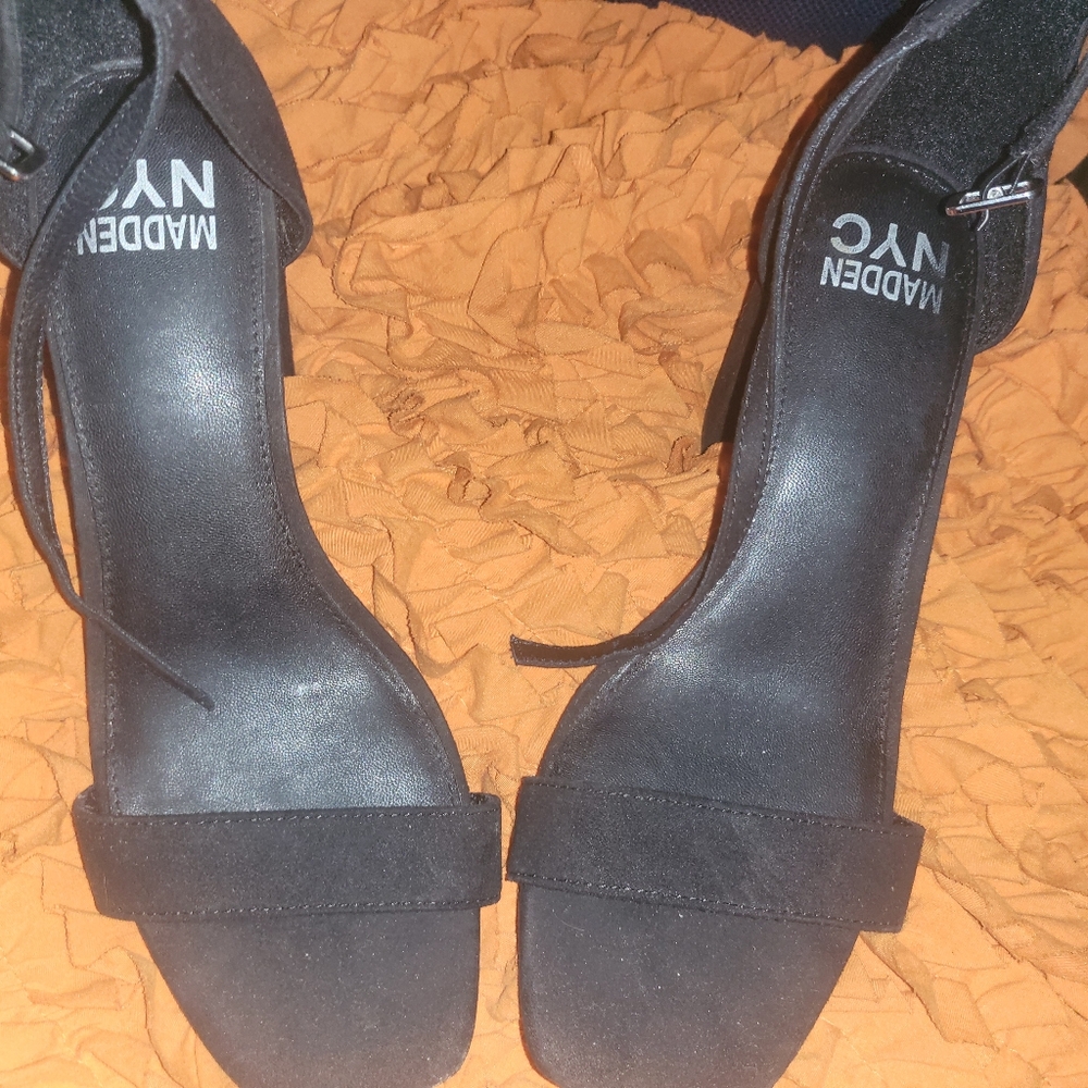 Gently Used Steve Madden Sandal